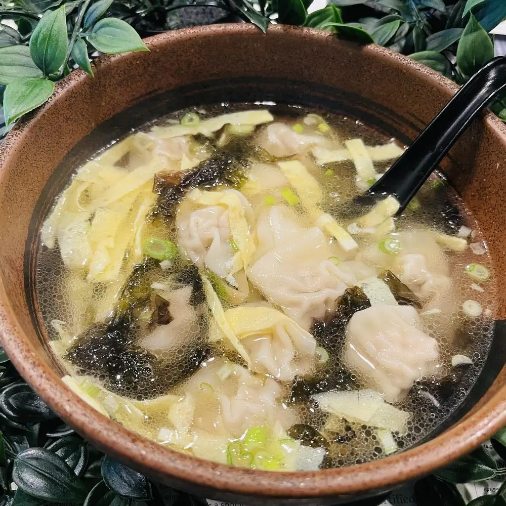 Hong-Kong-Chinese-restaurant-vegetable-soup-Spring Vegetable soup from a Hong Kong Chinese restaurant in Spring